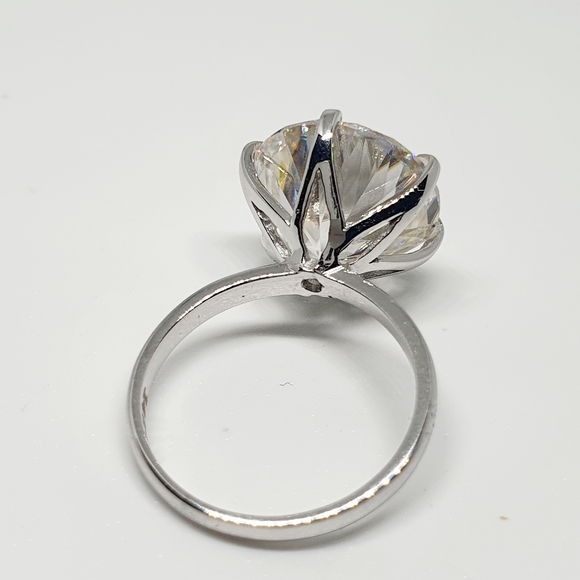 10.00 CARAT (D-E-F) MOISSANITE ENGAGEMENT RING - Picture 5 of 9